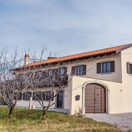 בית נופש Cherry Orchard House *