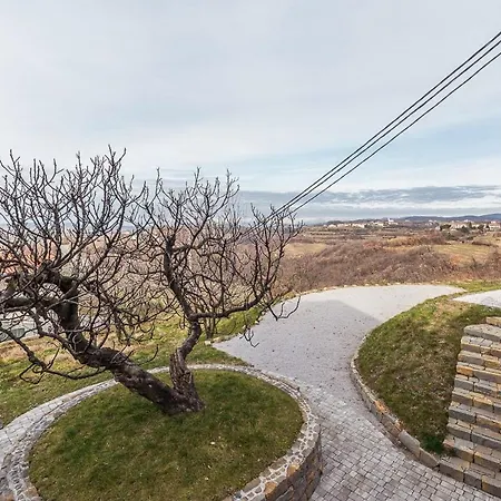 Cherry Orchard House בית נופש שמארטנו