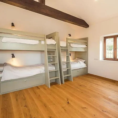 Cherry Orchard House * Smartno