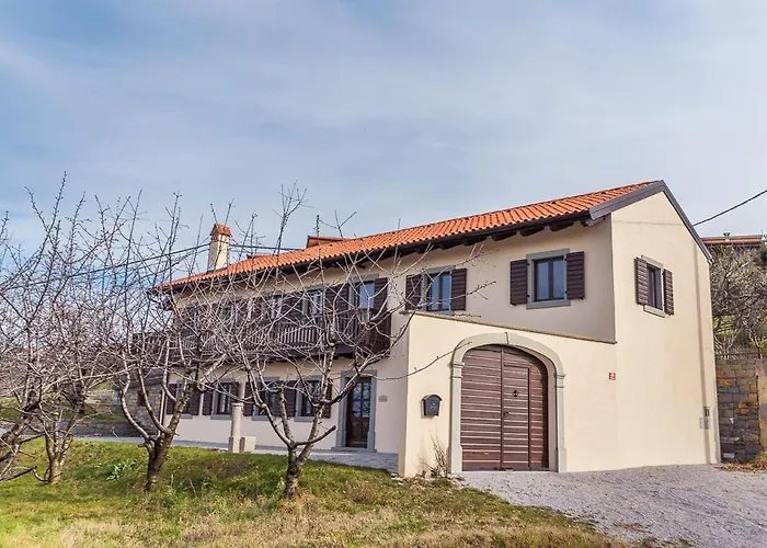 בית נופש Cherry Orchard House *