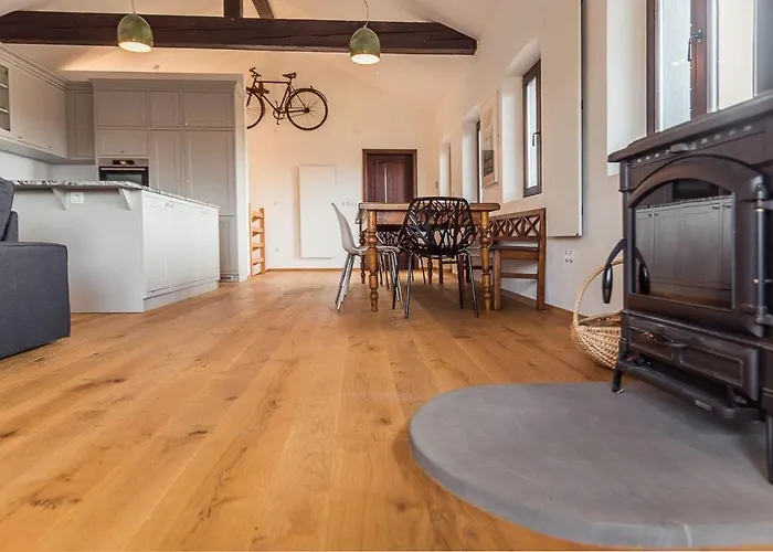 בית נופש Cherry Orchard House שמארטנו