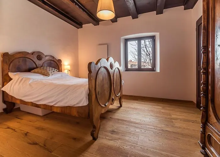 Cherry Orchard House 斯马尔诺