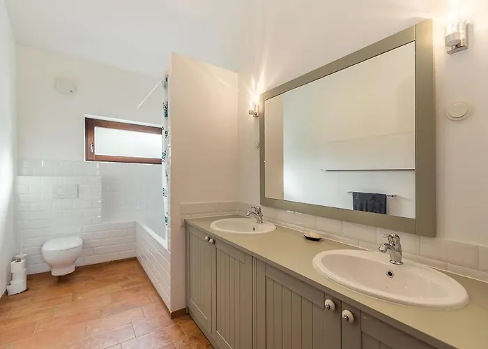 Cherry Orchard House בית נופש