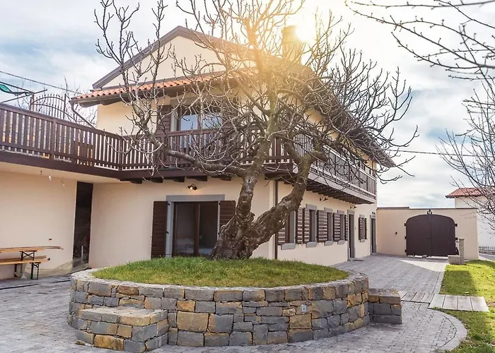 度假居 Cherry Orchard House 斯马尔诺