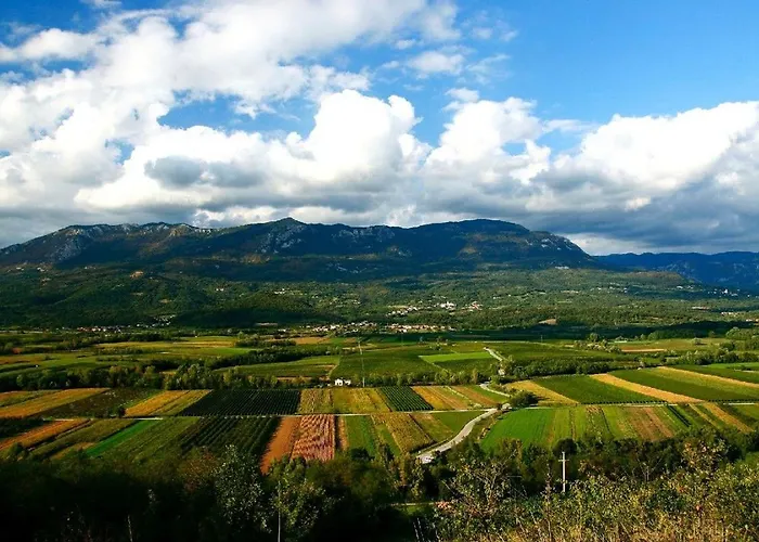 度假居 Cherry Orchard House 斯马尔诺